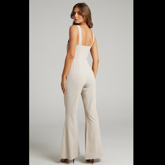 Jumpsuit in Beige - Picture 4 of 8